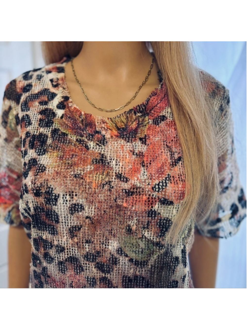 Beautiful Colorful Blouse Top Ligne Size Medium in Excellent Condition